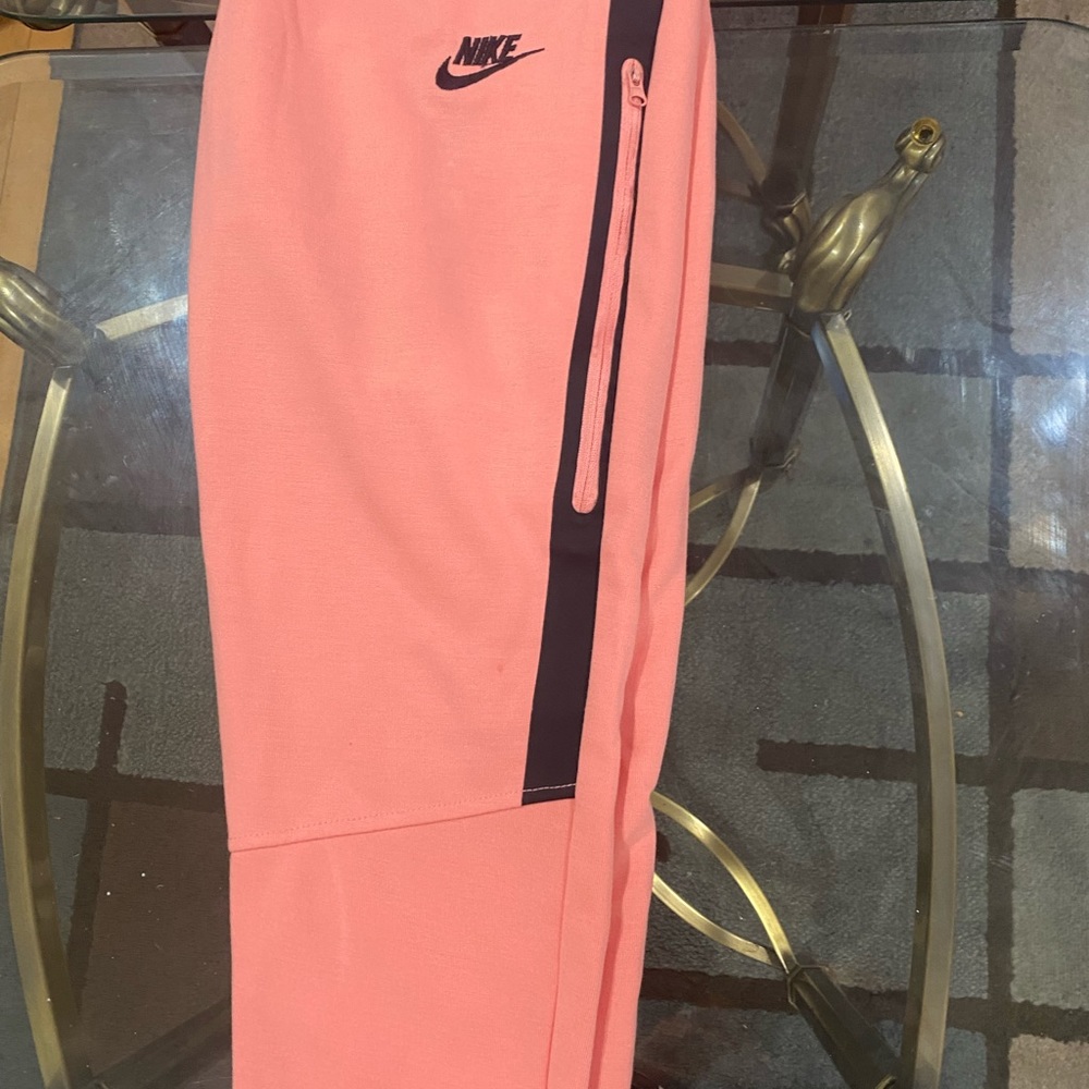 Nike women’s joggers set